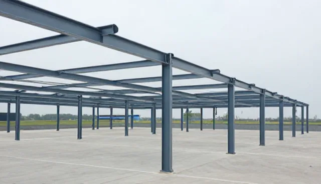 铁棚搭建施工问题:如何应对材料与施工队伍管理